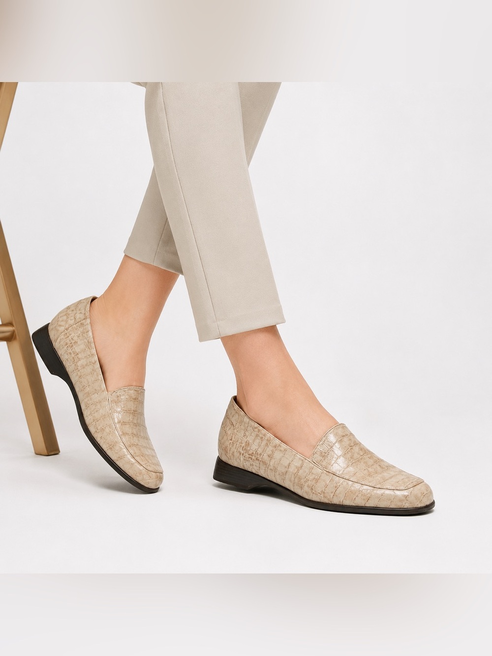 Trotters Croc Embossed Loafers Beige Leather Comfort Slip On Women’s Shoes SZ 11